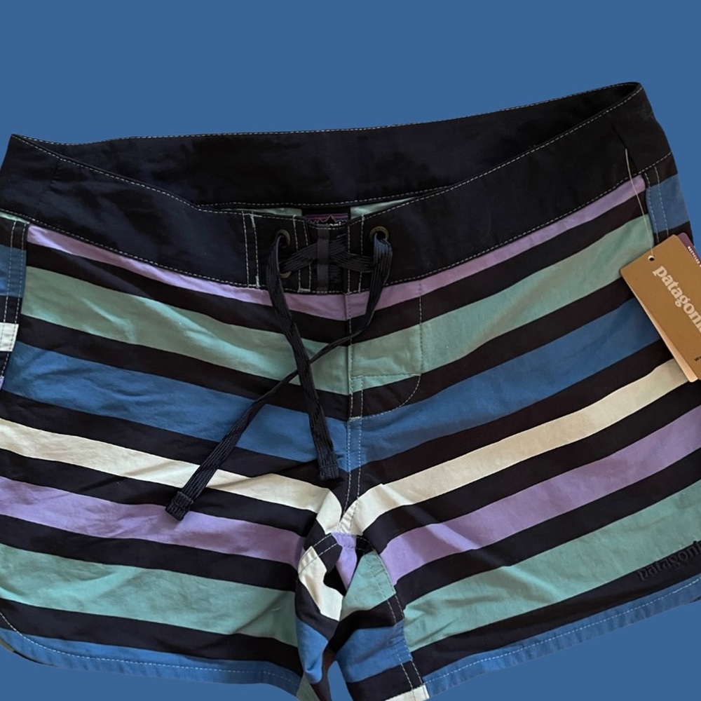 NWT Patagonia women’s board shorts size 2 multi color